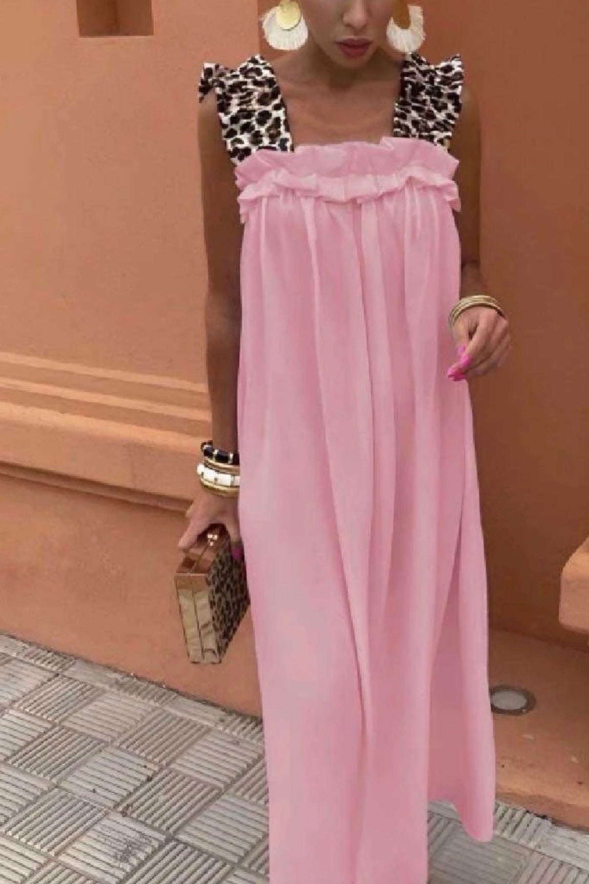 ✨ Robe longue fluide ultra tendance ✨
Disponible  taille unique du 38 au 46