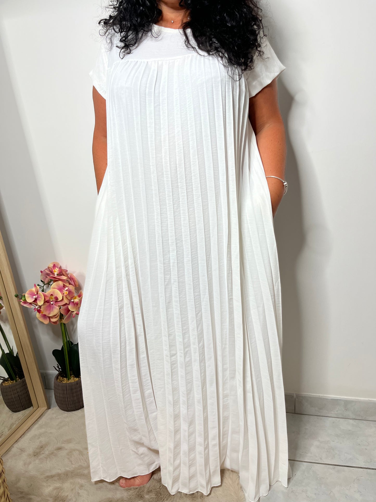 ⸻
Robe longue plissée – “Divine Élégance” taille unique 38 au 46