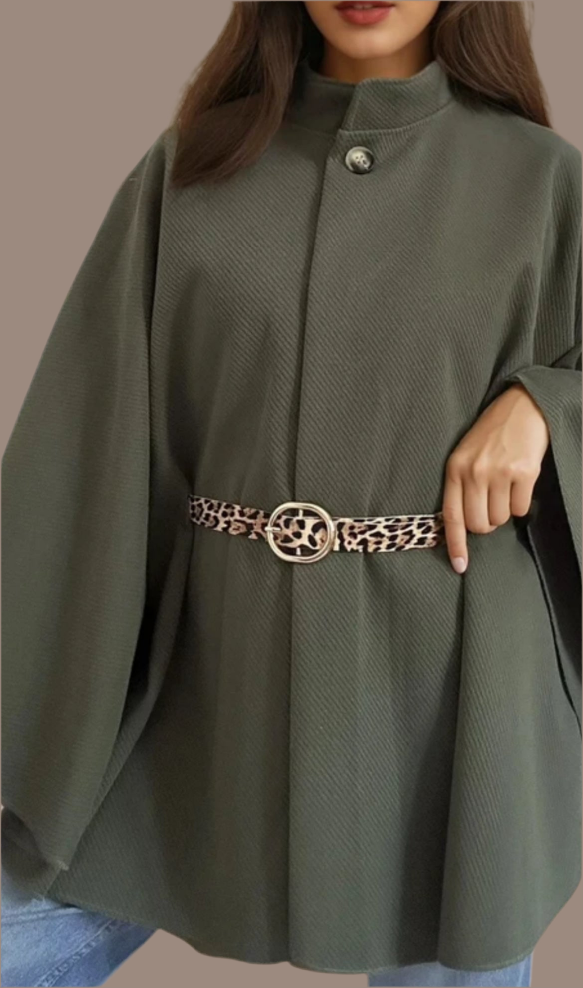 ✨ nouvelle, collection 🍁 Manteau cape chic Attention la ceinture est petite en taille pas de panique, vous pouvez mettre une ceinture fine de votre choix et de votre taille.
Tailles : 36 au 48
Composition : 100 % polyester