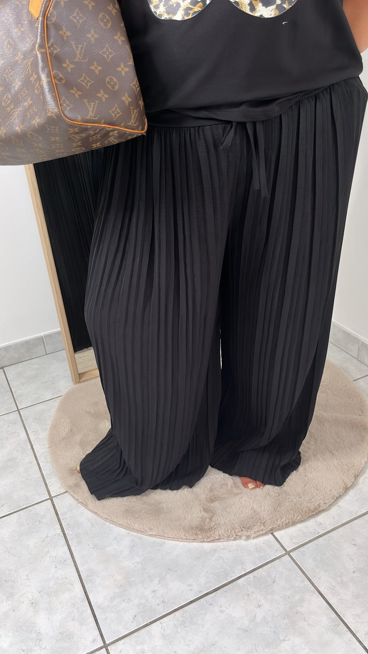 Nouvelle collection 🍁Pantalon plissé chic
	•	Taille unique : convient du 36 au 48